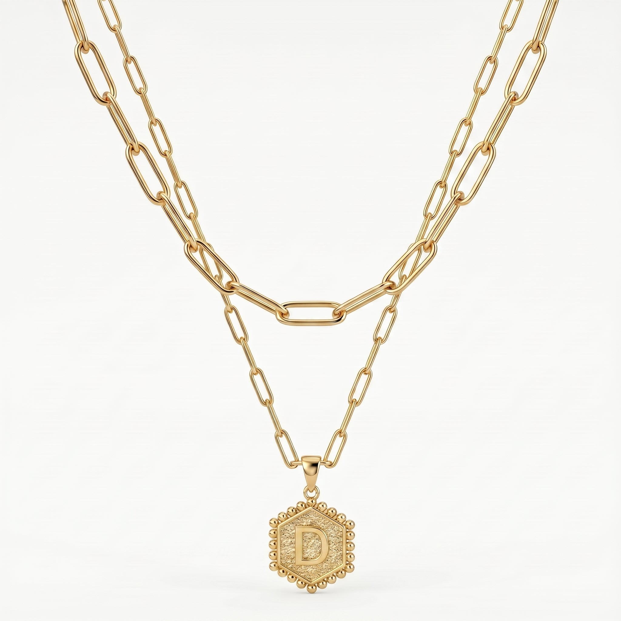 Collar con inicial "Tessa"
