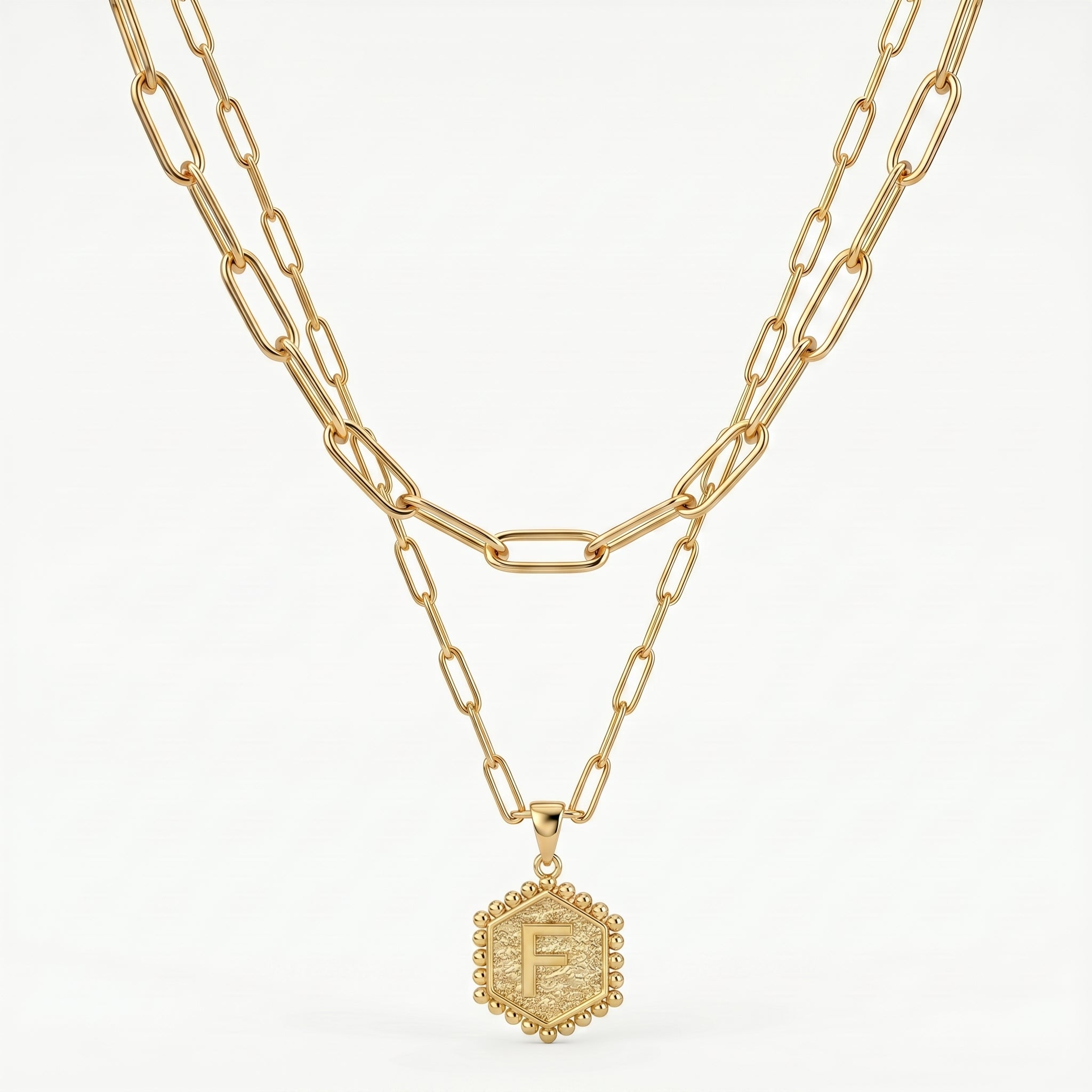 Collar con inicial "Tessa"