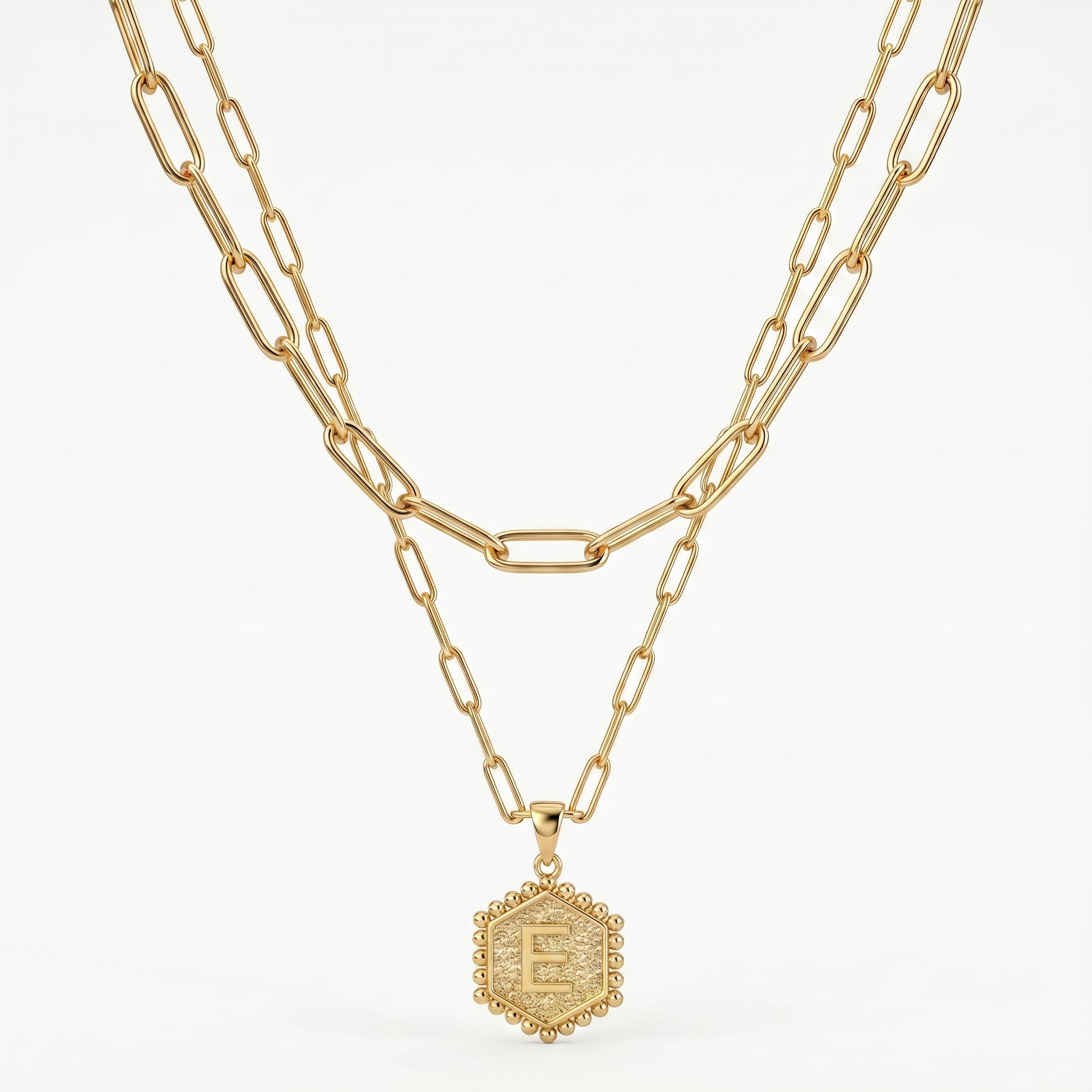 Collar con inicial "Tessa"