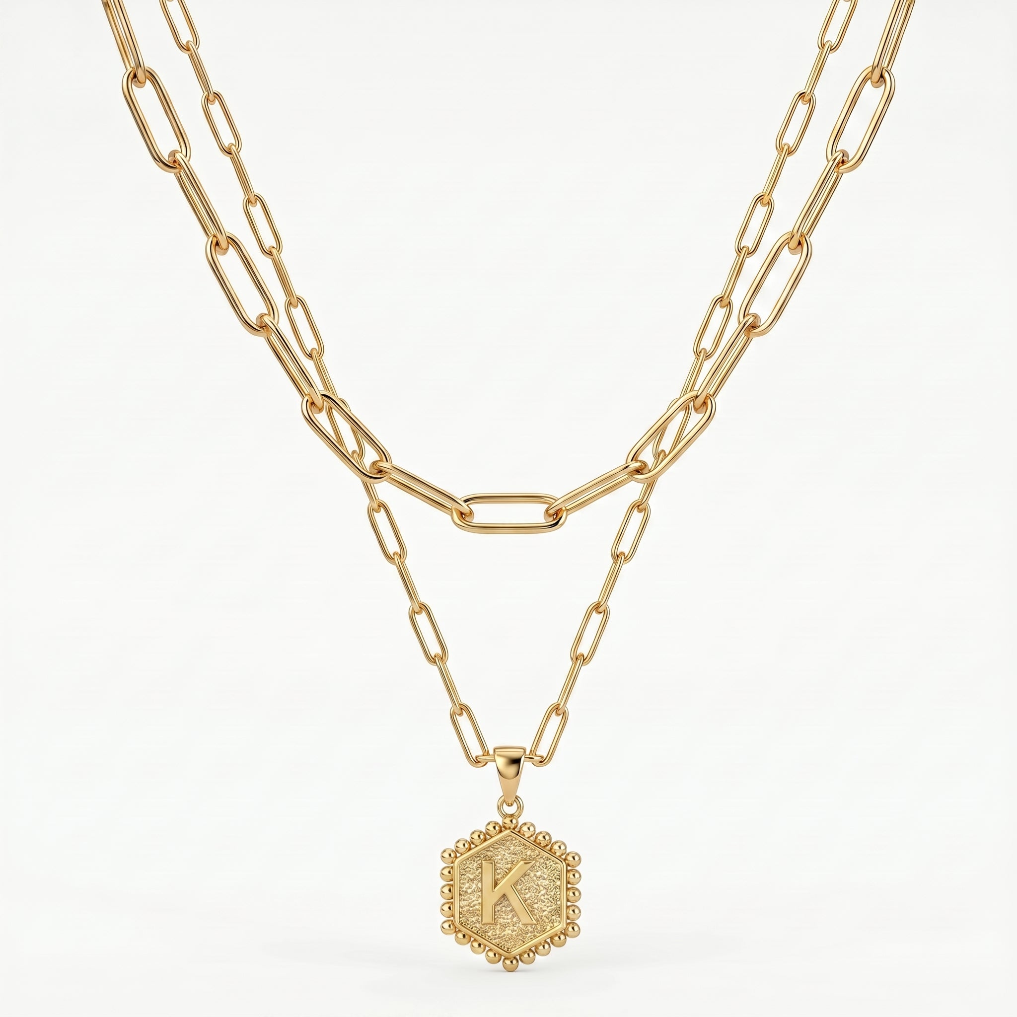 Collar con inicial "Tessa"