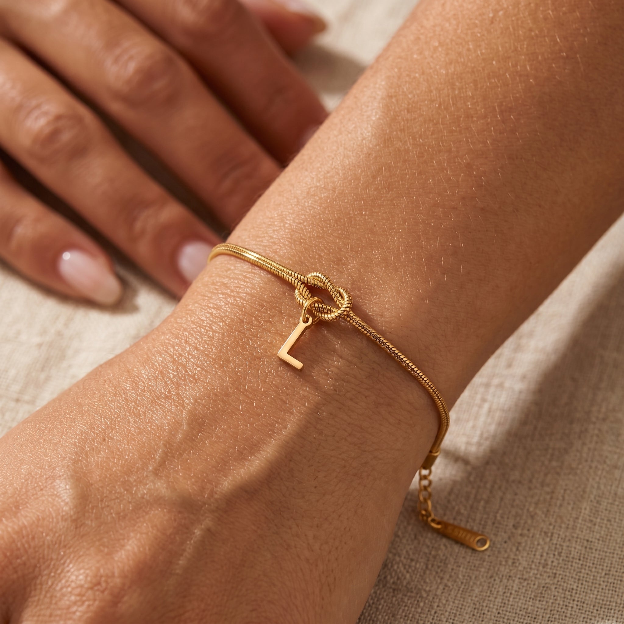Initial Bracelet "Bond"